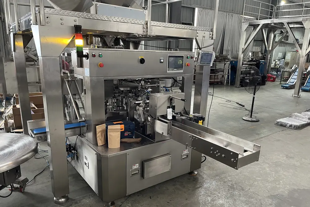 Stroj Dojpack pro kusové suroviny